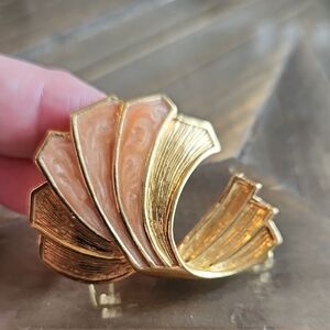 Vintage Peach Swirl Goldtone Scarf Holder Collectible Feminine Accessory Fan